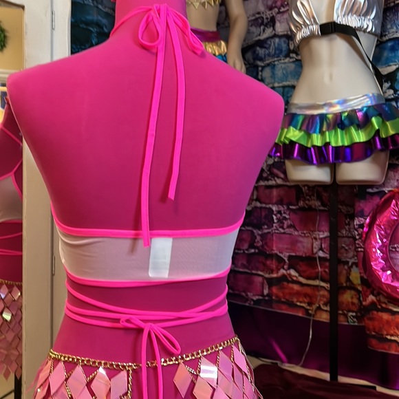 New Mesh “O” Ring  Halter Top - Picture 4 of 11